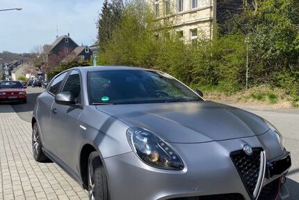 Alfa Romeo Giulietta 120.000 km 13.700 € Remscheid 42857