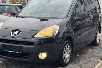 Peugeot Partner 183.284 km 3.999 € Dortmund 44143