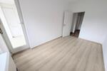 **Einziehen und wohlfühlen! +Balkon + modernes Tageslichtbad +Laminat +Gäste-WC** zimmer
