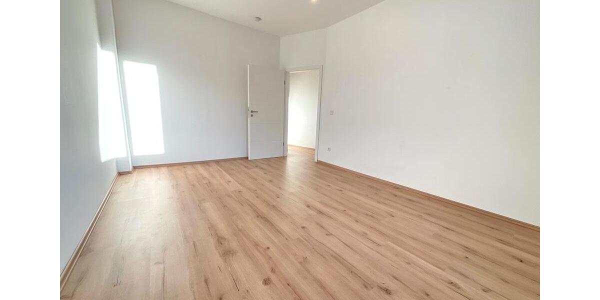 Wunderschöne 4 Zimmerwohnung mit Balkon, erster Monat mietfrei 4 zimmer