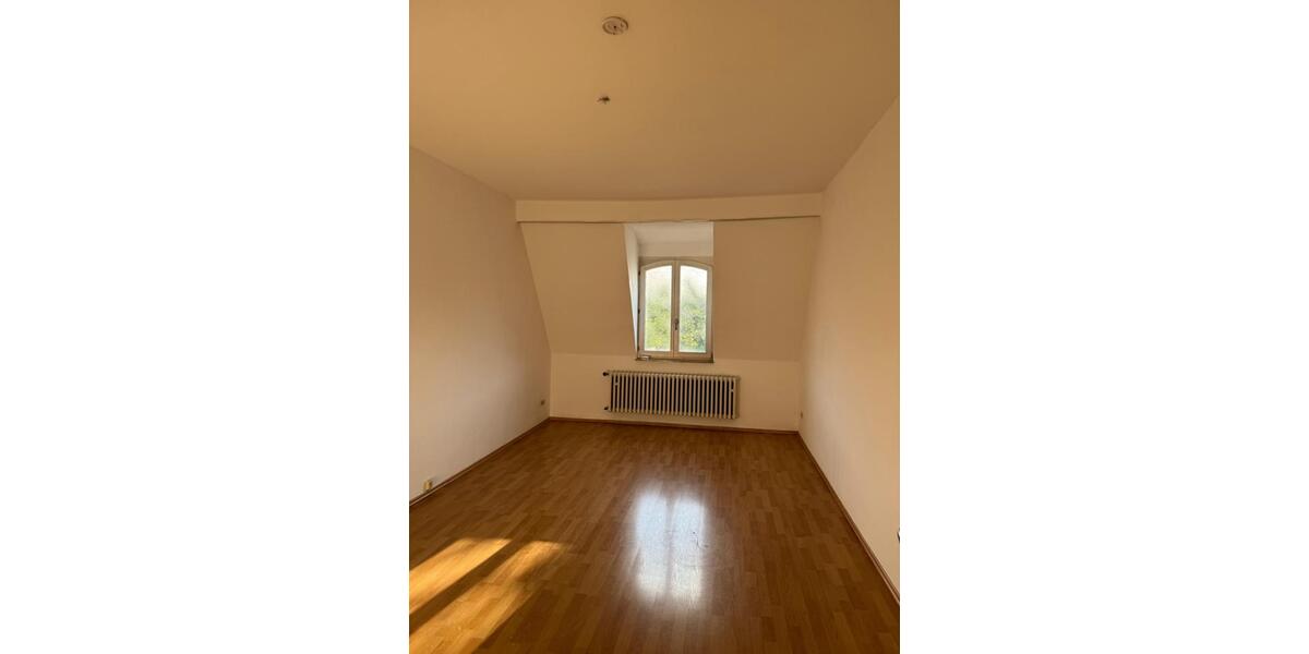 Maisonettenwohnung Essen Stadtbezirk VIII - 5 Zimmer, 140 m&sup2;, 1.190&euro; | Angebot:26681777