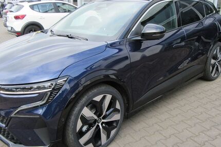 Renault Megane 3.990 km 44.950 € Bochum 44795