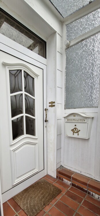 1-Fam. Haus mit Einliegerwohnung und Garagenhof zimmer