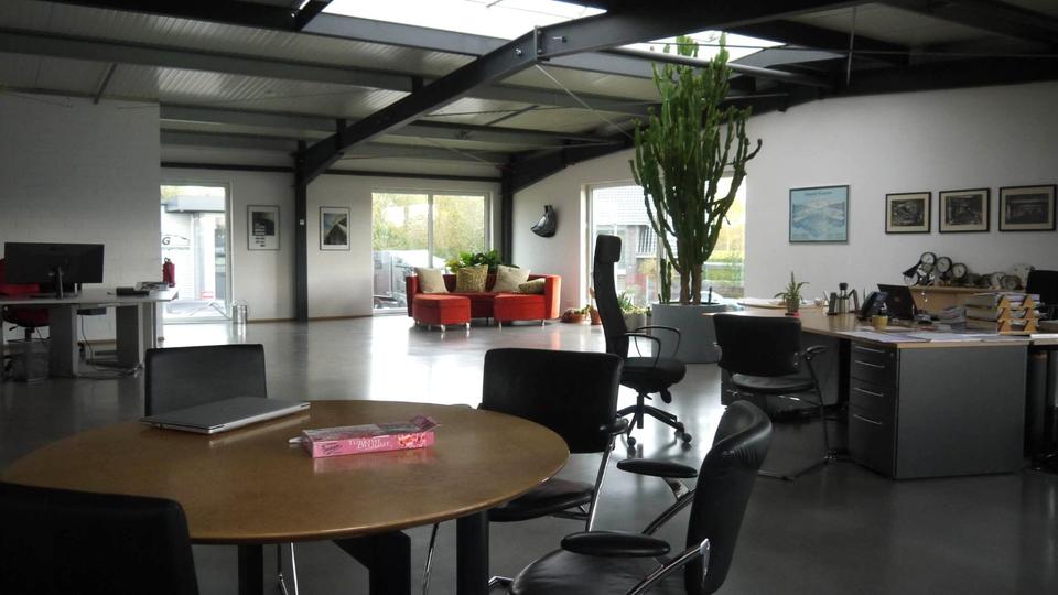 *** MODERNES GEWERBEOBJEKT MIT HALLE UND BÜROS ZU VERMIETEN! *** zimmer