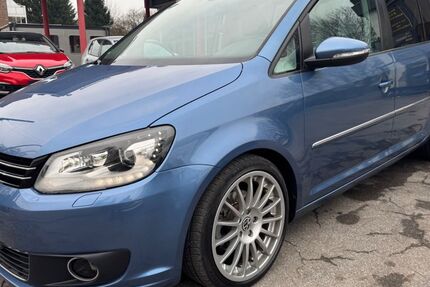 VW Touran 129.000 km 9.900 &euro; essen 45359