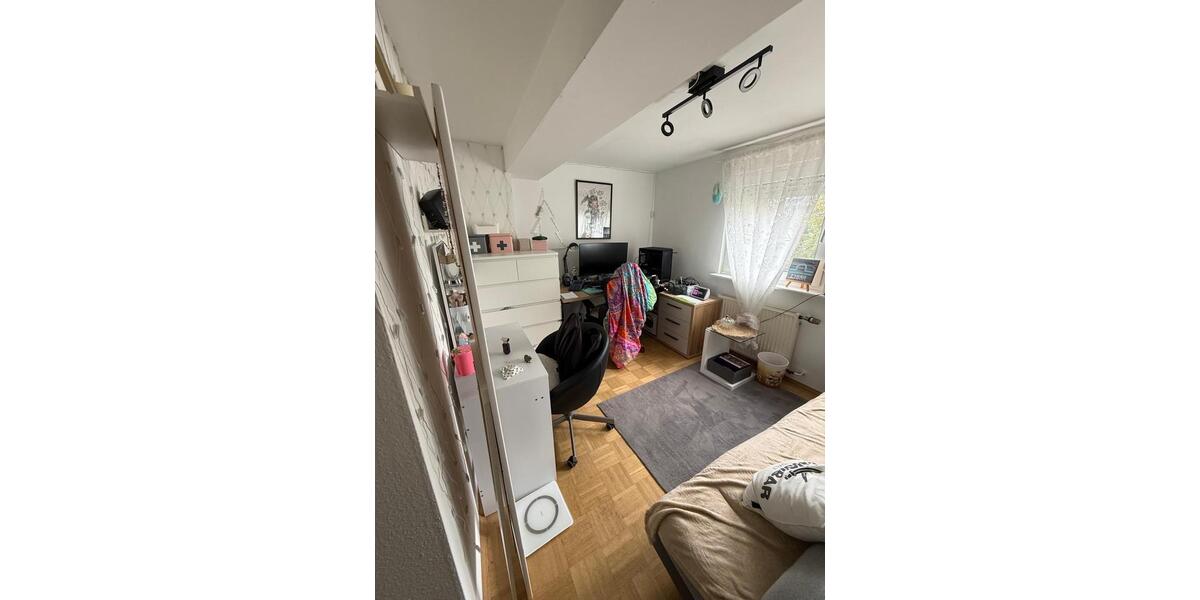 Dachgeschoßwohnung Schwerte - 4 Zimmer, 90 m&sup2;, 700&euro; | Angebot:27543492