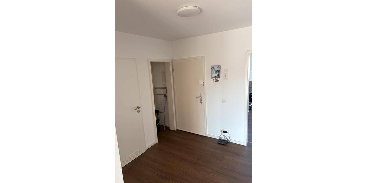 Etagenwohnung Velbert Pöthen - 2 Zimmer, 83 m&sup2;, 1.250&euro; | Angebot:26415588