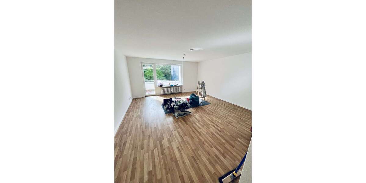 Etagenwohnung Wuppertal Grifflenberg - 4 Zimmer, 105 m&sup2;, 1.200&euro; | Angebot:25804239