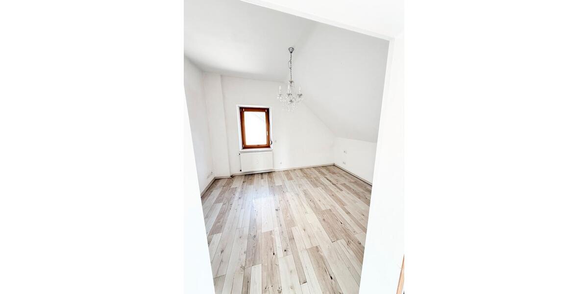 Dachgeschoßwohnung Recklinghausen König Ludwig - 3 Zimmer, 90 m&sup2;, 750&euro; | Angebot:25782639