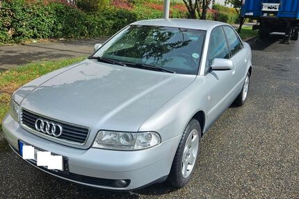 Audi A4 268.000 km 2.900 &euro; Oberhausen 46119