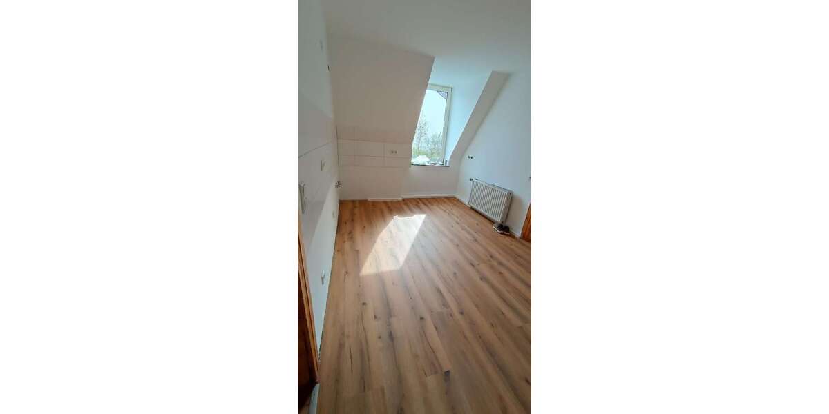 Etagenwohnung Wuppertal Gemarkung Langerfeld - 4 Zimmer, 100 m&sup2;, 880&euro; | Angebot:26856800