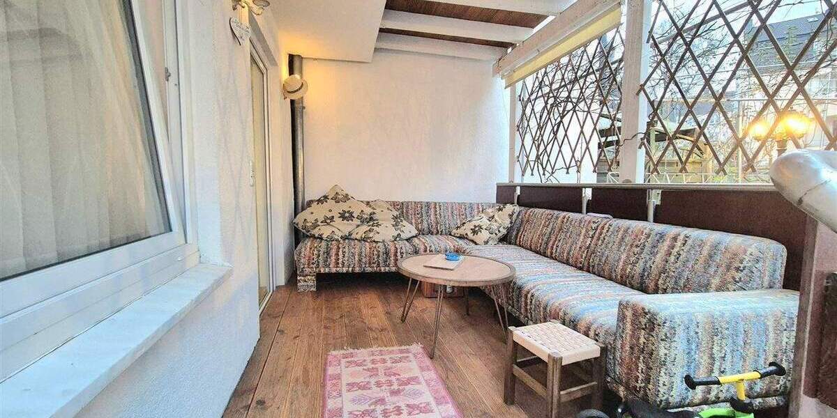 Attraktives Investorenobjekt: Wohn- und Geschäftshaus mit 15 Einheiten, Büro & Restaurant 4 zimmer