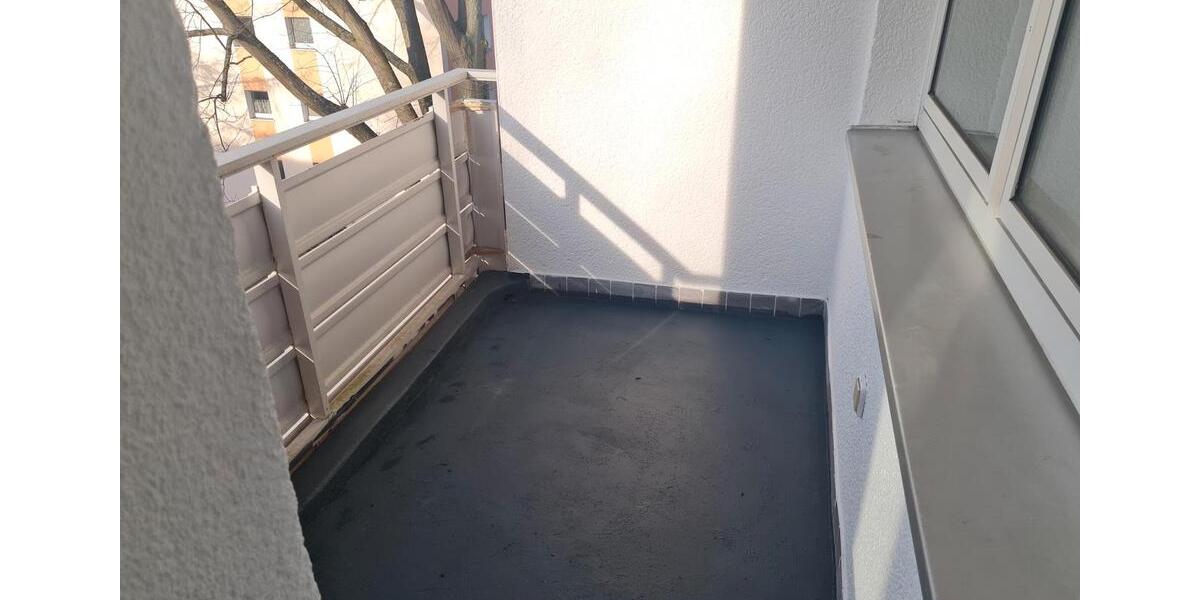 Renovierte 4-Zimmer-Wohnung mit Balkon zu vermieten! 4 zimmer