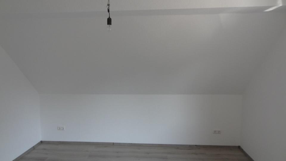 Dachgeschoßwohnung Velbert Langenberg - 1 Zimmer, 32 m&sup2;, 270&euro; | Angebot:25054609