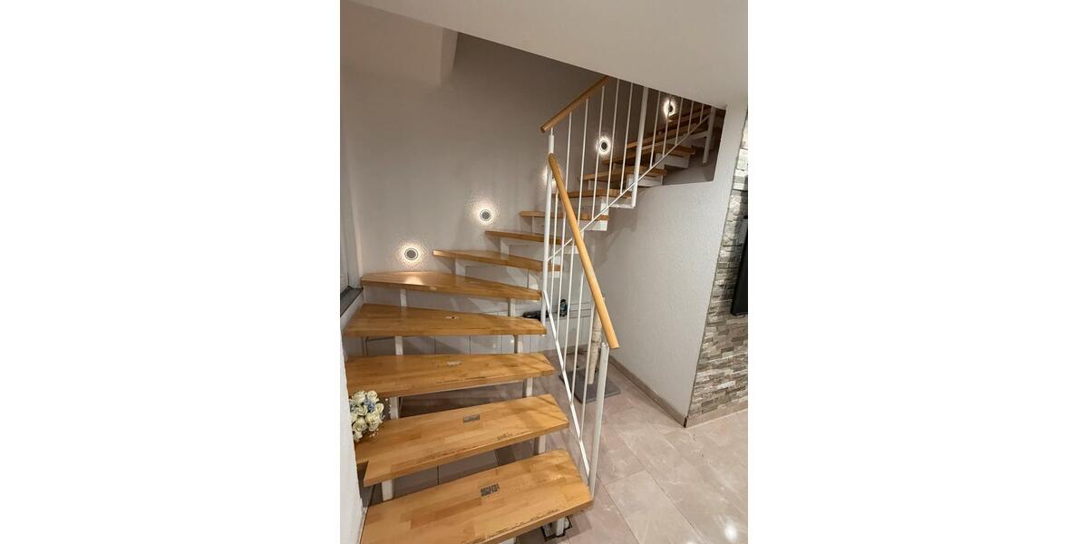 Großzügige 125 qm2 Maisonettewohnung mit 2 Eingängen 5 zimmer