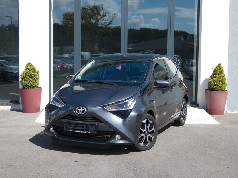 Toyota Aygo (X) 72.500 km 8.450 € Bochum 44807