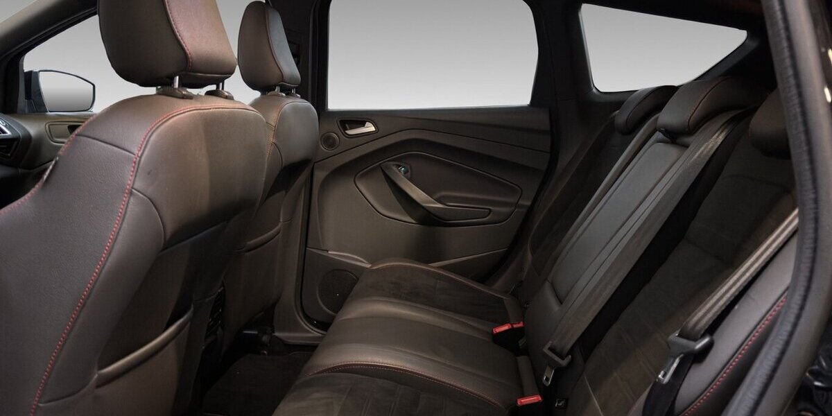 Ford Kuga ST-Line AWD Autom. Navi Kamera AHK Sony 243.143 km 9.900 &euro; Wuppertal 42327