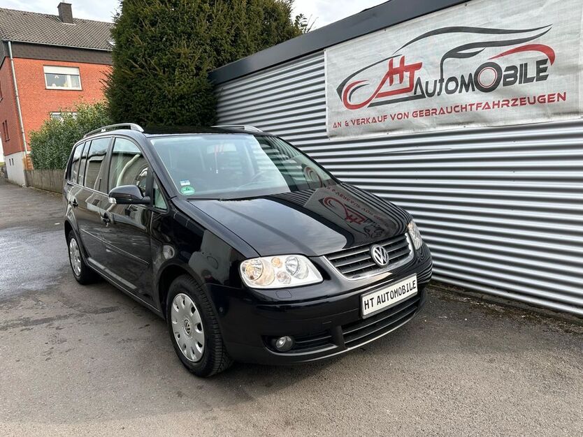 VW Touran 228.000 km 2.699 € Marl 45770