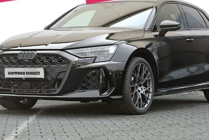 Audi RS3 4.000 km 69.890 € Velbert 42553
