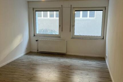 Komplett NEU - kernsanierte Wohnung ERSTBEZUG