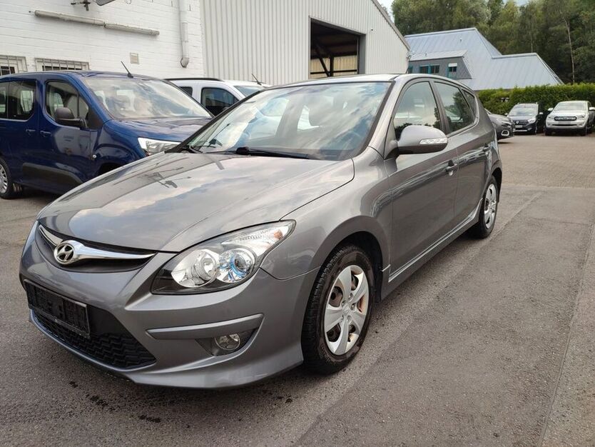 i30