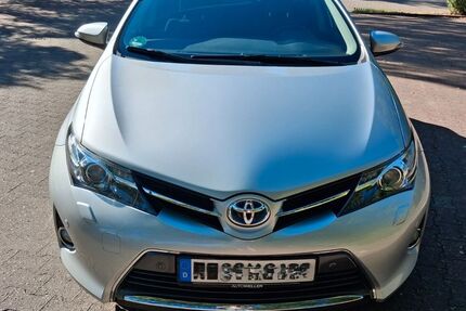 Toyota Auris 138.000 km 10.500 &euro; Waltrop 45731
