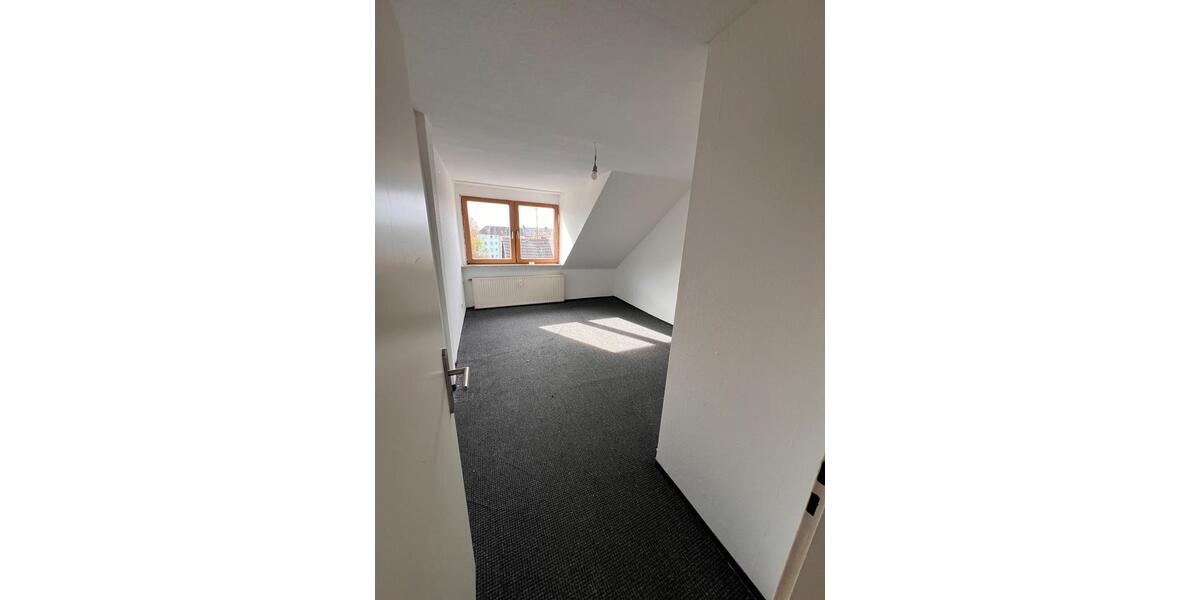 Dachgeschoßwohnung Gelsenkirchen Ückendorf - 3 Zimmer, 80 m&sup2;, 600&euro; | Angebot:26613530