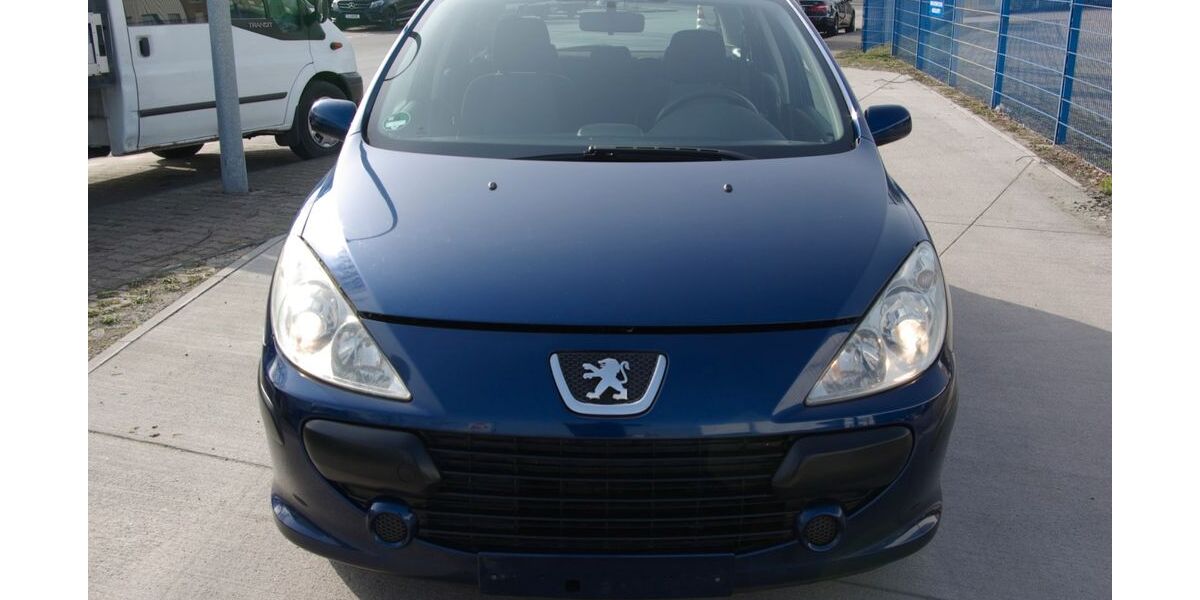 Peugeot 307 150.000 km 2.300 &euro; Bottrop 46242