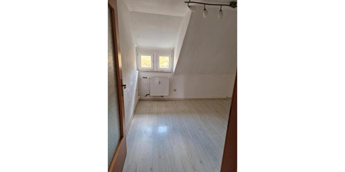 Dachgeschoßwohnung Gelsenkirchen Ückendorf - 3 Zimmer, 67 m&sup2;, 520&euro; | Angebot:25264766