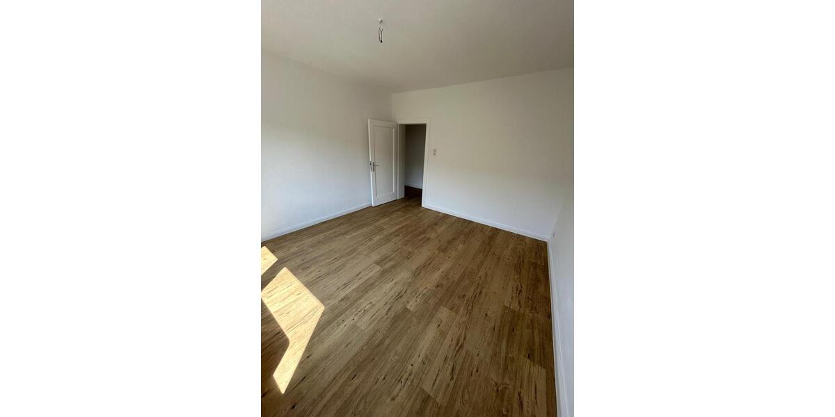 Etagenwohnung Wuppertal Sedansberg - 2 Zimmer, 61 m&sup2;, 608&euro; | Angebot:25539406