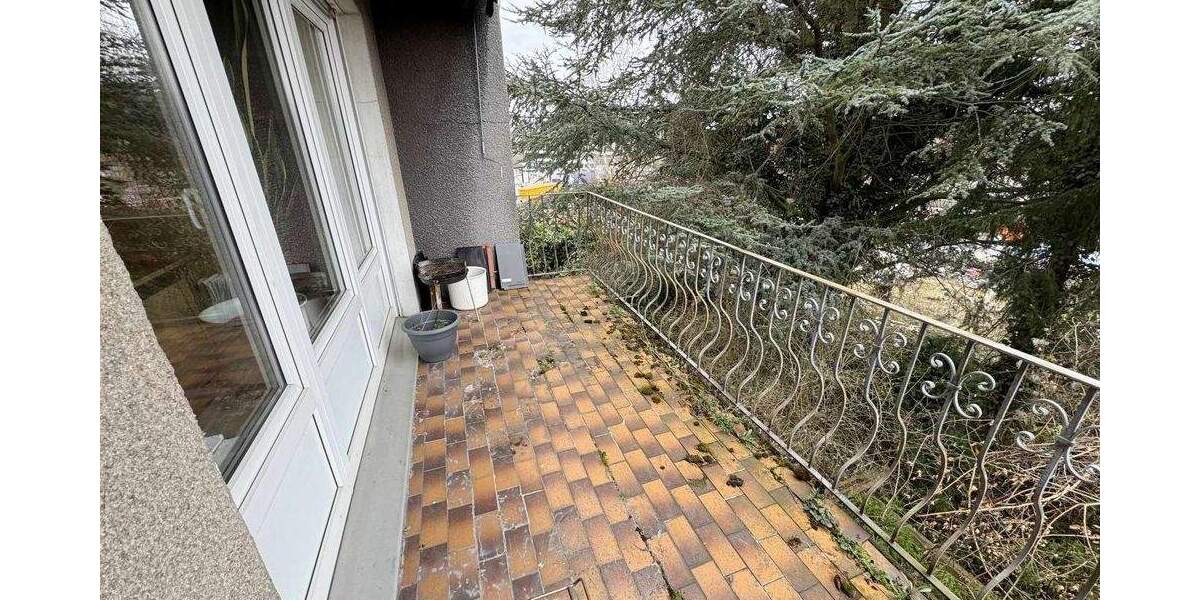 POTENZIALSTARKES BÜROHAUS MIT GARAGEN UND VIEL PLATZ IN DORTMUND BODELSCHWINGH zimmer