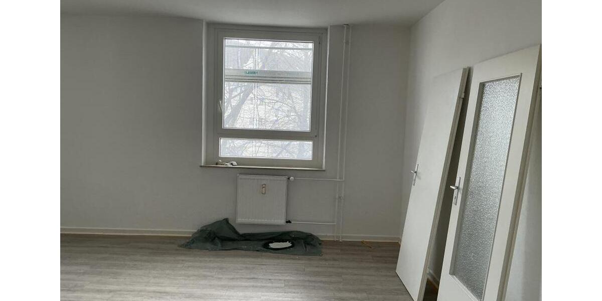 Wir renovieren für Sie bezugsfertig! Schön geschnittene 2-Zimmer 2 zimmer