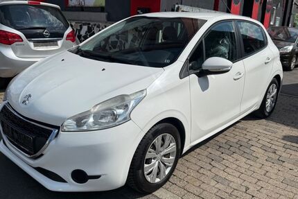 Peugeot 208 83.000 km 4.500 &euro; Essen 45143