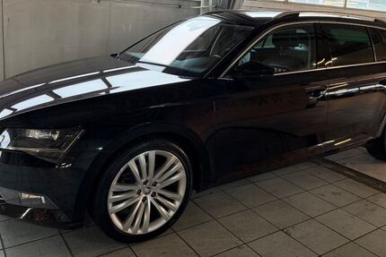 Skoda Superb 164.000 km 11.990 &euro; Oberhausen (Sterkrade) 46149