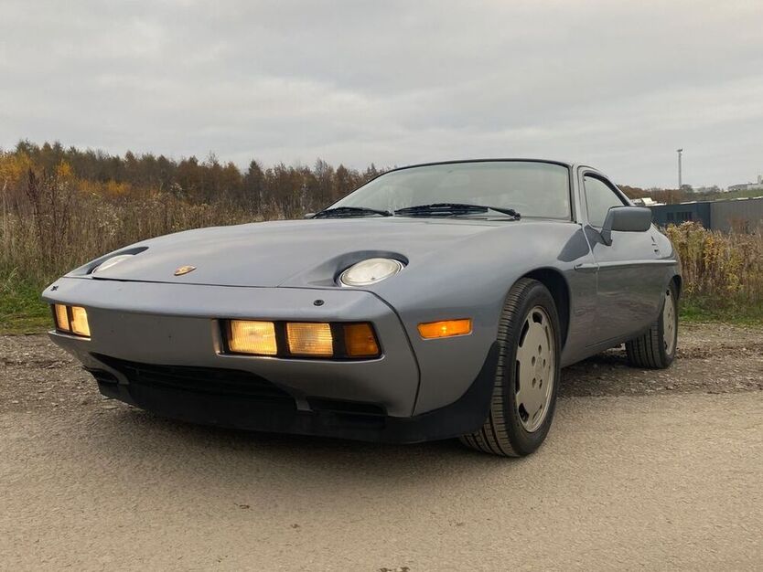 928