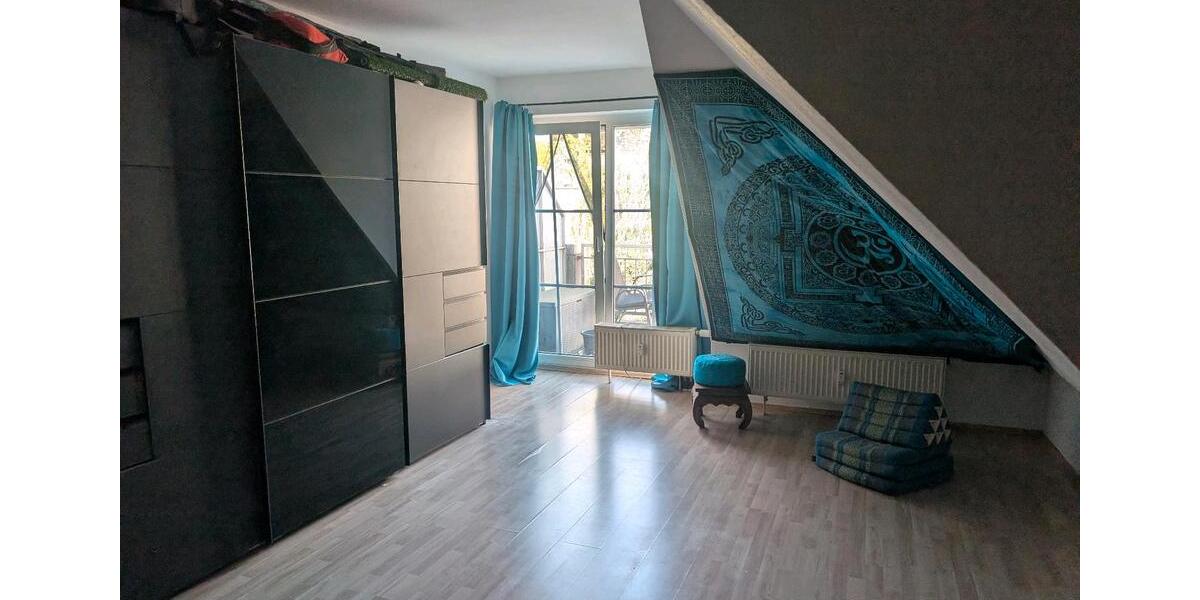Dachgeschoßwohnung Bochum Bochum-Südwest - 3 Zimmer, 110 m&sup2;, 980&euro; | Angebot:26347710
