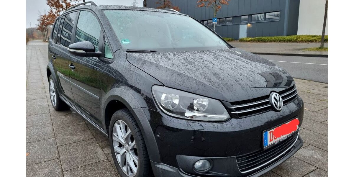 VW Touran 128.474 km 12.990 &euro; Dortmund 44263