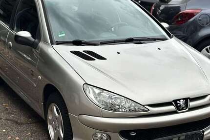 Peugeot 206 192.000 km 1.790 € Essen 45145