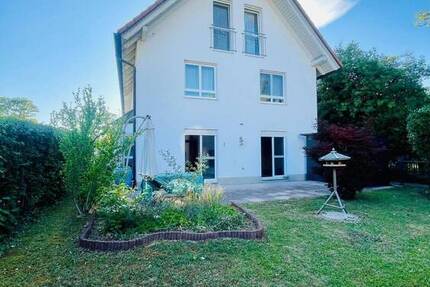 Wohnen im Grünen: Möbliertes Traumhaus mit Garten - WG-geeignet, Expats welcome & familienfreundlich