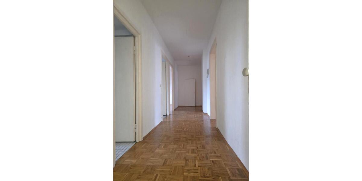 Altbau-Charme: 4,5 Zi. mit Echtholzparkett & sep. Home-Office-Zimmer in Top-Lage (Stadtwald-Nähe) 4 zimmer