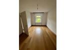 Mehr- Einfamilienhaus mit viel Platz und Garten -PROVISIONSFREI-