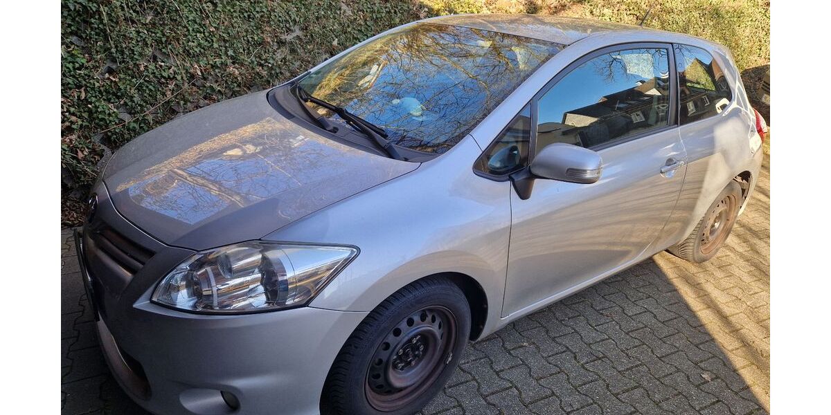 Toyota Auris 77.300 km 5.400 &euro; Ennepetal 58256