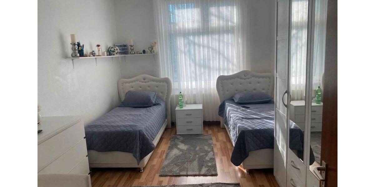 Charmante Altbauwohnung in guter Lage 4 zimmer