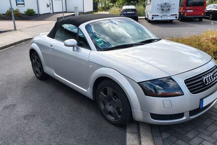 Audi TT 222.000 km 4.900 &euro; Oberhausen 46049