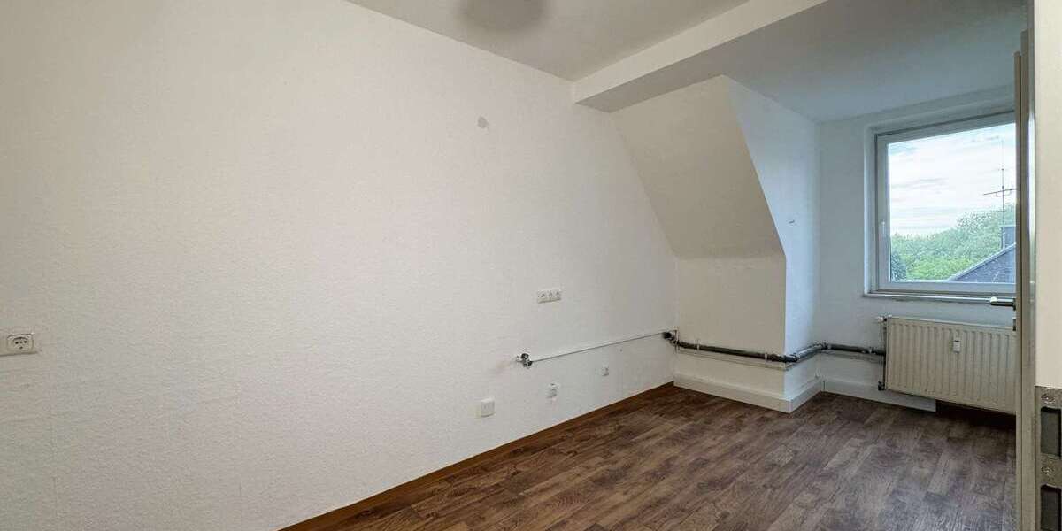 Großzügige, renovierte 5-Zimmer-Dachgeschosswohnung in Bochum-Wattenscheid – perfekt für Familien - Etagenwohnung Bochum Günnigfeld | Angebot:26193832