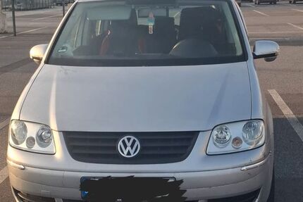 VW Touran 222.000 km 2.050 € Oberhausen 46045