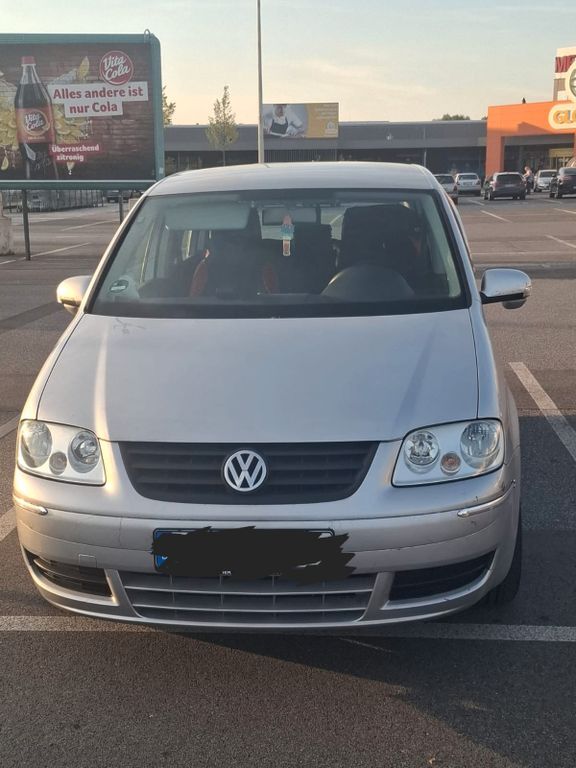 VW Touran 222.000 km 2.050 € Oberhausen 46045