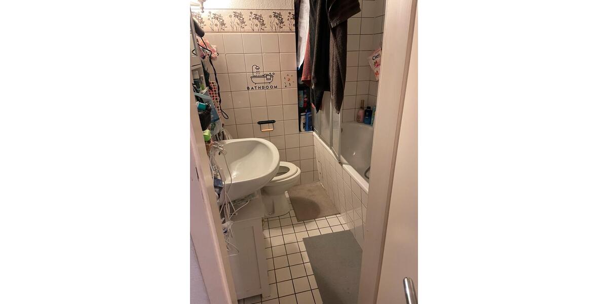 Kein jobcenter Rüttenscheid 70 qm 3,5 R + 6 qm Abstellr. + Kell 3 zimmer