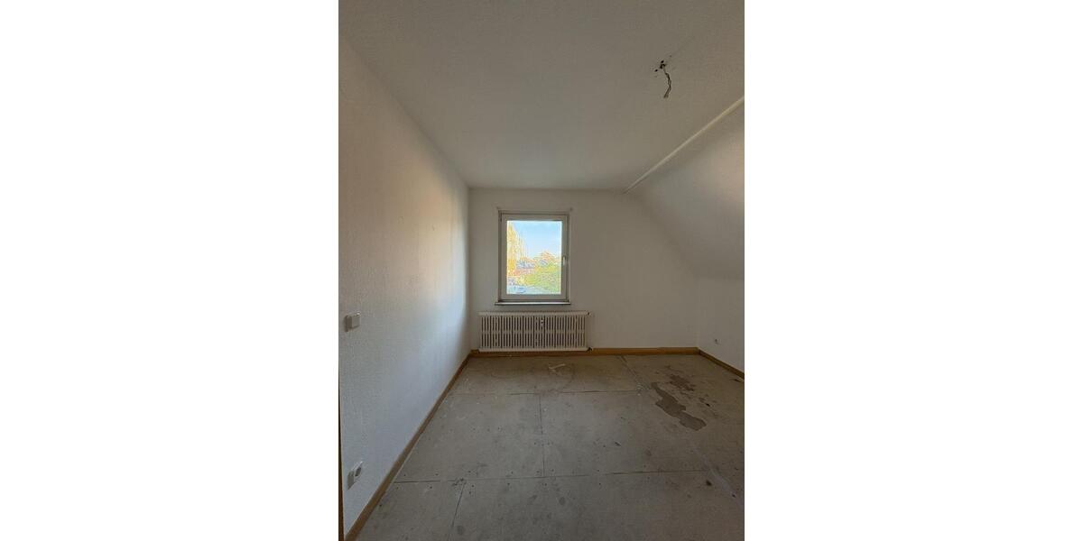 Dachgeschoßwohnung Bottrop Batenbrock - 1.5 Zimmer, 33 m&sup2;, 281&euro; | Angebot:26527108