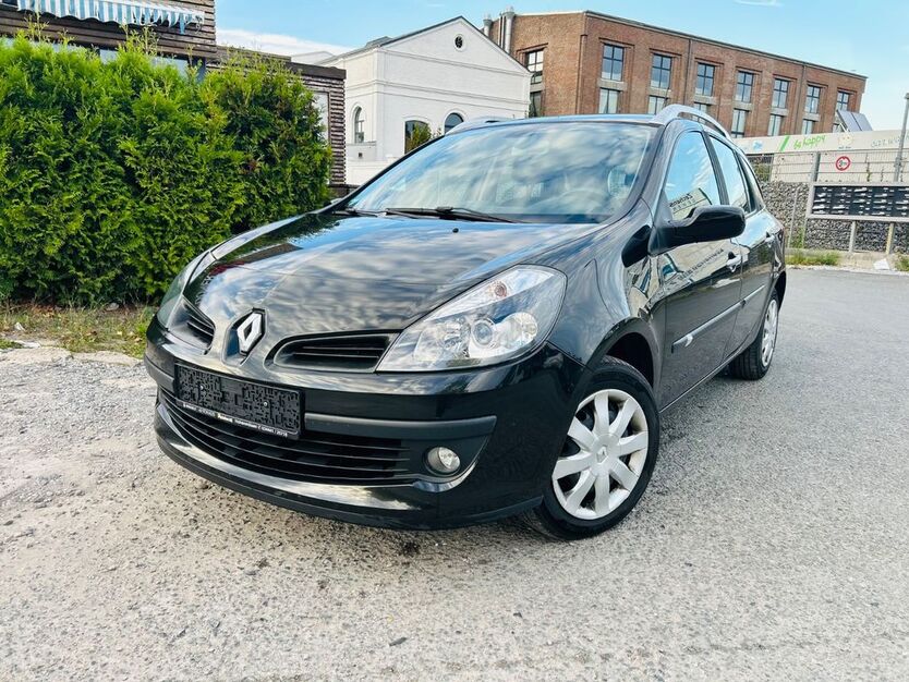 Renault Clio 166.000 km 2.850 € Gelsenkirchen 45884